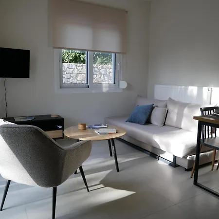 Verga's Maison *